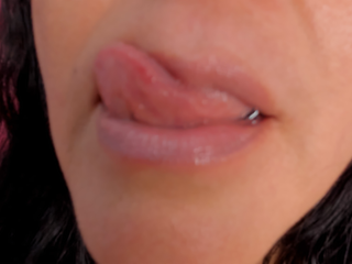 kiss