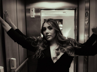 Let's talk in the elevator ♥