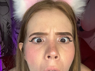 sexy kitty 😻