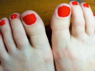 Red nails