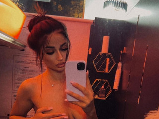 I feal naugty ast tanning salon🥴