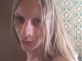 Evelinka in pink thongs