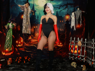 Trick or treat🖤