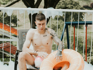 nice pool day
