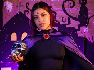 Raven cosplay