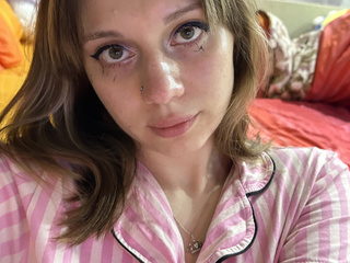(´-﹏-`;)