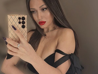 scarlet lips