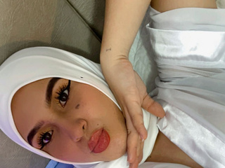 White🤍