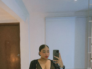 In the bathrobe before sleeping🥰🖤