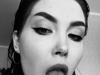 👅😜
