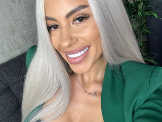 Sexy isn`t a shape , it`s an attitude 😍🥰
