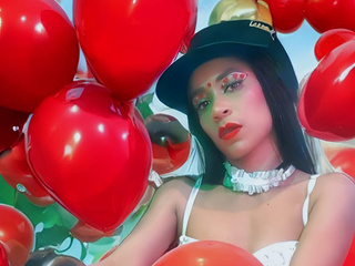 Red Balloons