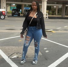 CurvyLayra