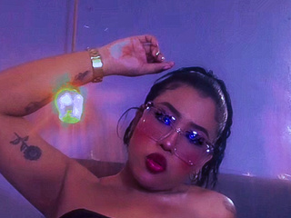 💋..