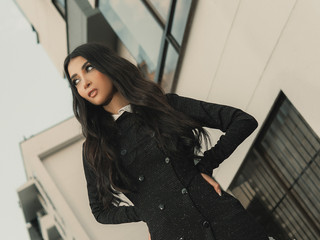 ELEGANT AND URBAN