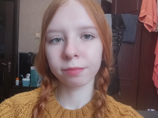 Пыталась делать косички...