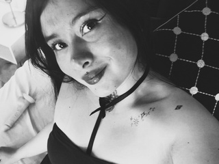 B&W