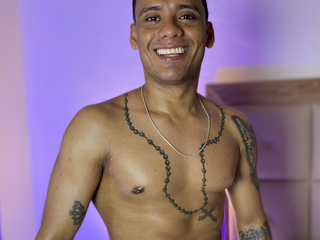 Marcelo is sexy in white