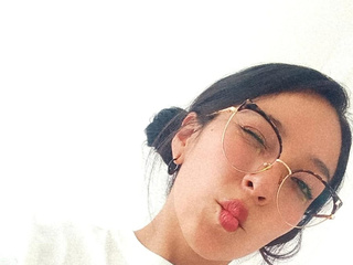 More kiss💋