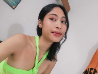 Lucy in Sexy Green Dress