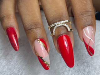 nails