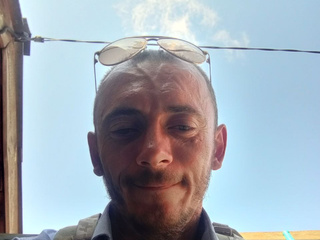 Hi