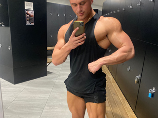 Me18