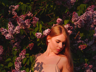Non nude