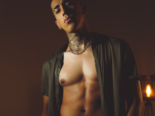 Adore me
