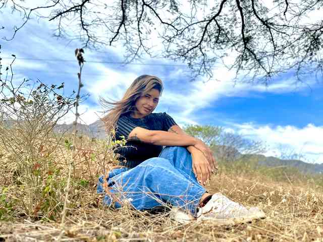 HAILEY01
