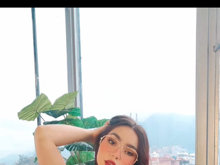 Dangerous and beautiful 🥰😈
