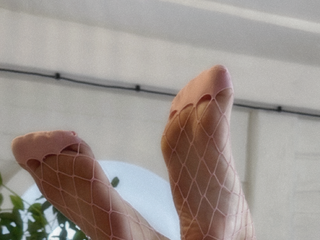 FEET