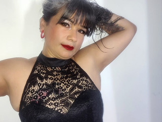 BLACK LADY! 🖤
