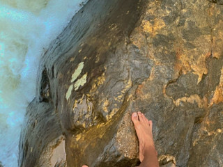 SEXY GUY FEET