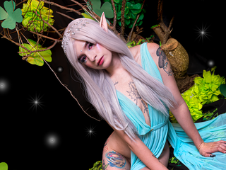 💚 "Magic and desire in a single kiss." 😈