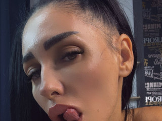 Don t be shy, I always reward good boys! 🤭