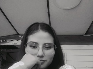 B&W