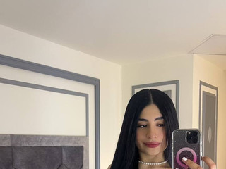 I just need a kiss of yours😏💋
