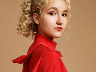 lady in red