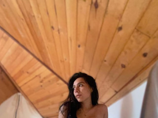Silk, Skin & Secrets 🕊️🛌💋