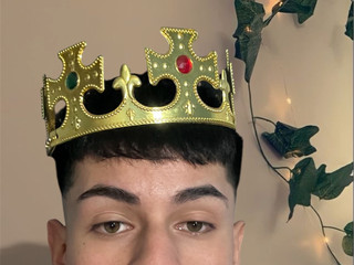 👑