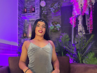 Sensual half girl 💗