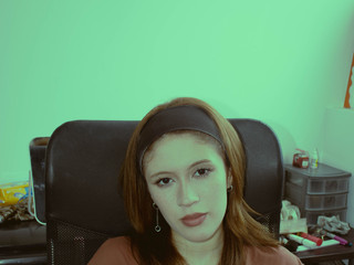 MAKE UP
