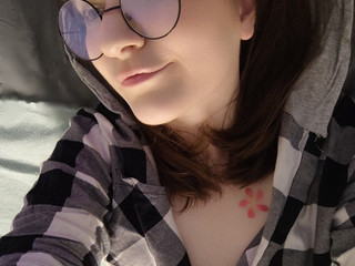 (^◕.◕^)
