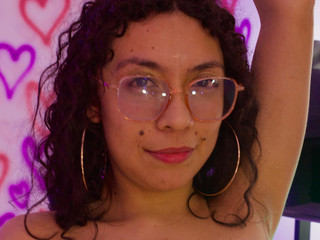 hello! im Evelyn
