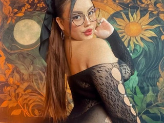 CURVYPRECIOUS