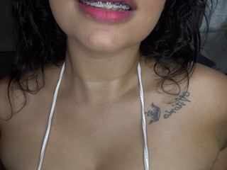 my boobs want out to play with u 🍒