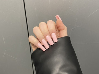 nails