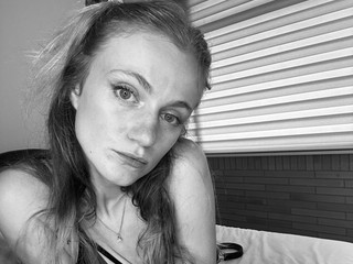 B&W