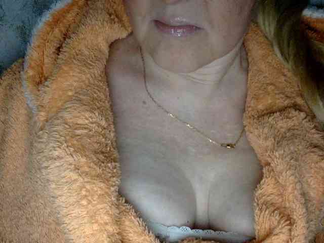 BlondyVio webcam
